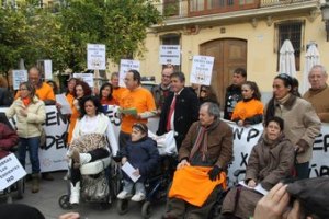 1915813-Una_de_las_multiples_movilizaciones_realizadas_en_protesta_por_el_sistema_de_copagos_del_Consell.__Version2