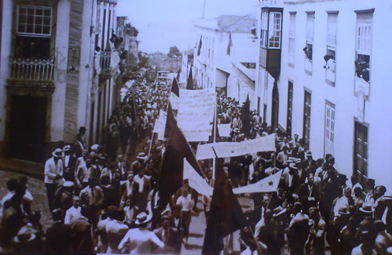 Huelga de Inquilinos en Santa Cruz de Tenerife. Primera página del periódico ABC de Madrid. 
